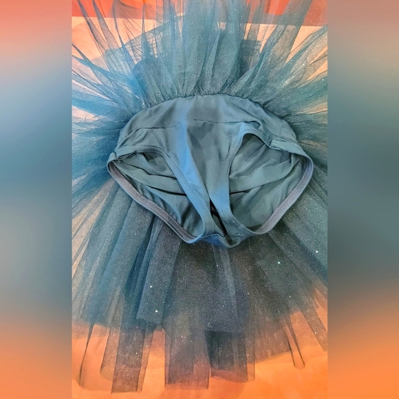 Beautiful Girls Ballet Leo, with Tulle, plus matching Tull hairpiece - Picture 3 of 3